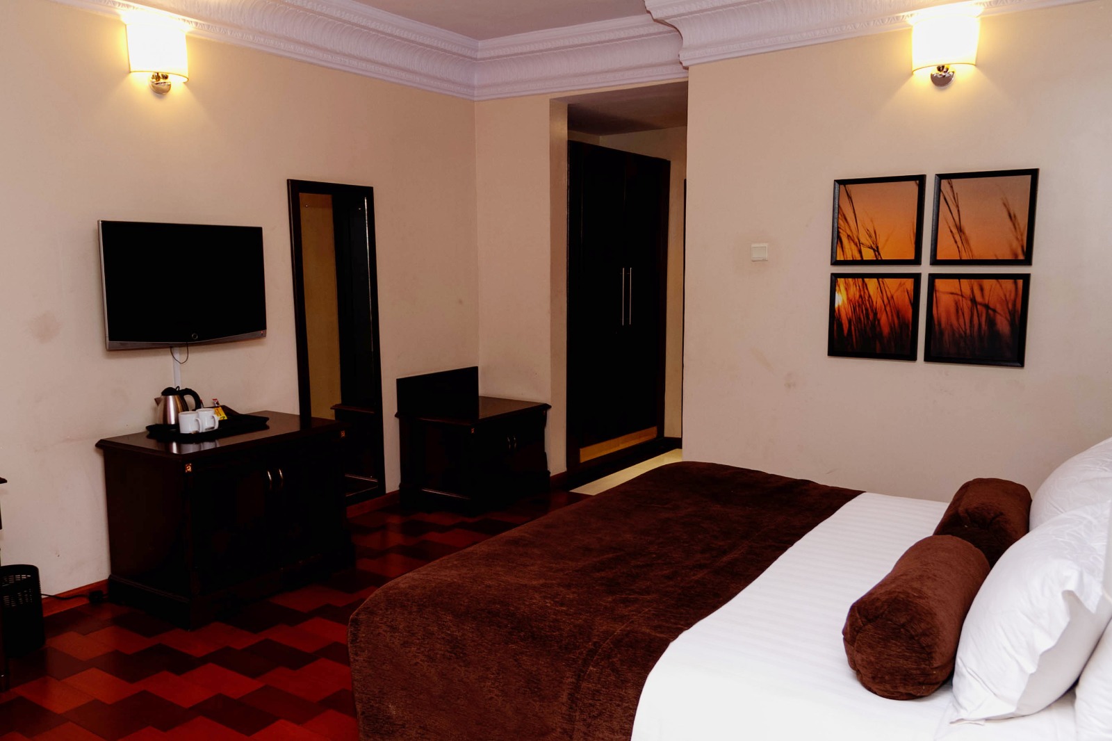 /web/uploads/116/Owu Crown Hotel ibadan/room-photos/Standard room/owu crown sr.jpg